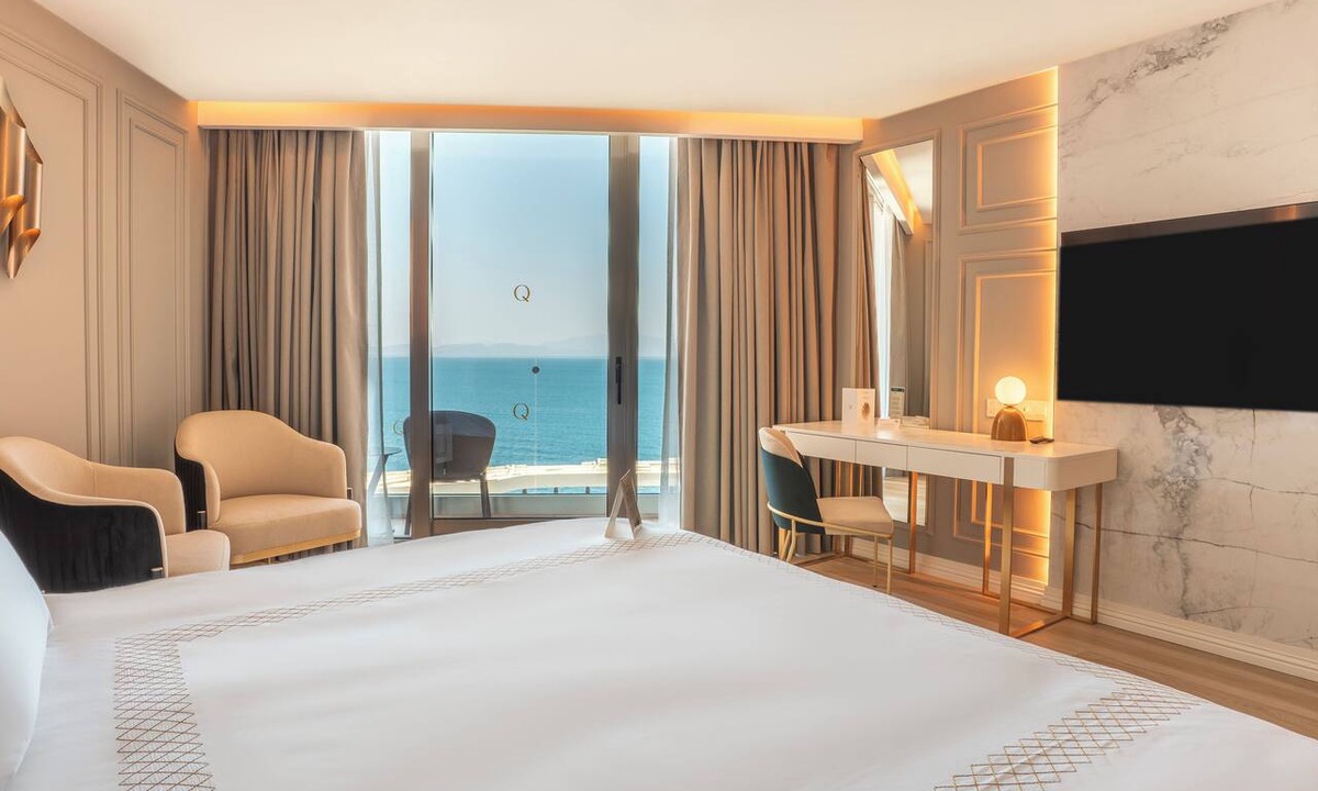 Kusadasi City Centre Hotel | Qlusive Hotel