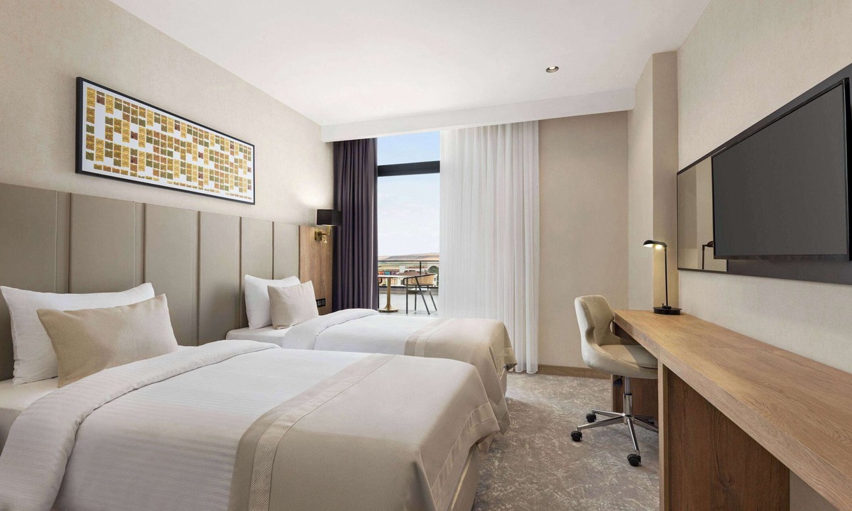 Batman Hotel | Ramada Plaza By Wyndham Batman