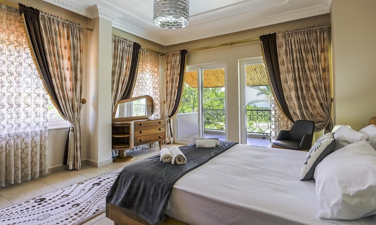 Demirtas Villa | Sea View Terrace Big Villa w Pool 5 min to Beach