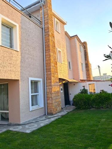 Sarimsakli Apartment | Sea View Villa w Garden 50m to Sarımsaklı Beach