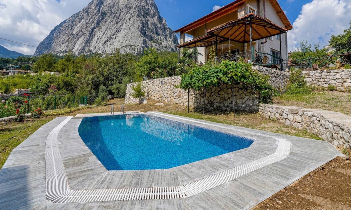 Manavgat Villa | Secluded Villa with on Mountainside in Antalya