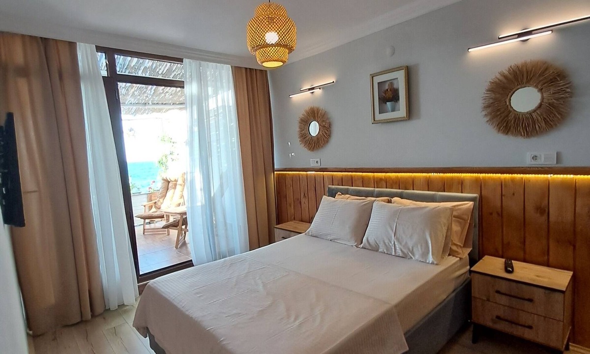 Cinarcik Hotel | Simirna Sahil Otel