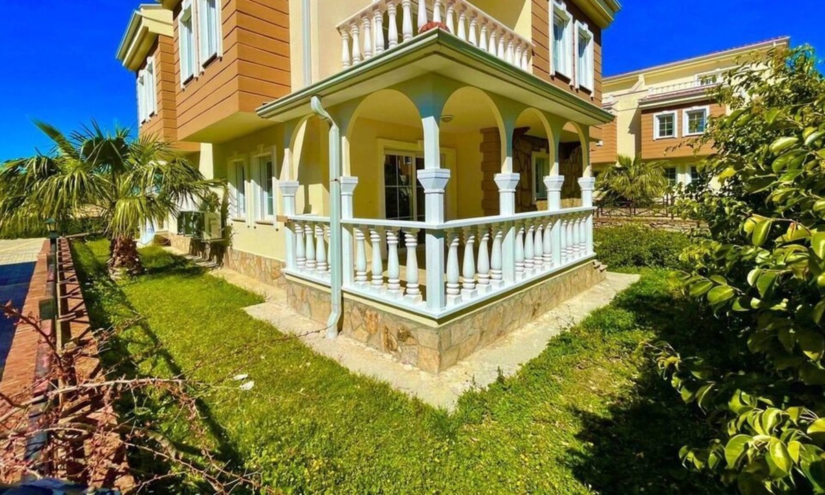 Alanya Villa | Sleeps 6, Villa with Shared Pool - AWZ 257