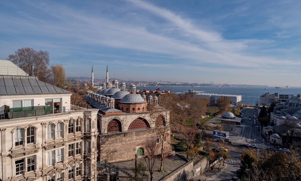 Tophane Apartment | Spacious Terrace Apartment with 360 Bosphorus Views & Elevator