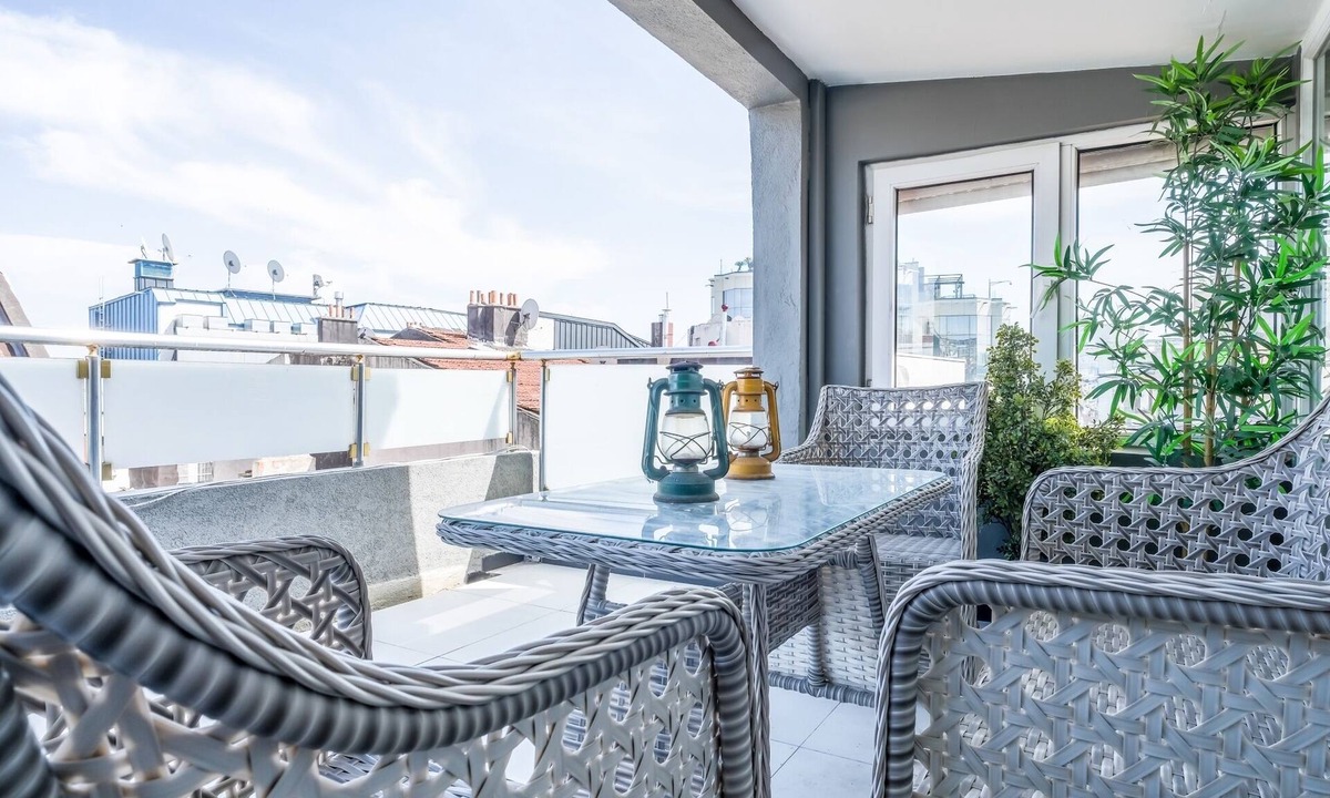 Besiktas Apartment | Stylish Duplex, Balcony, Near Taksim, Besiktas