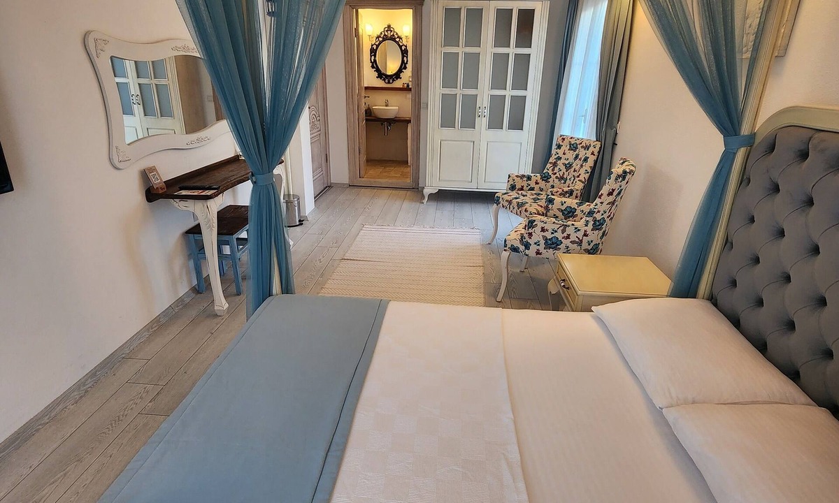 Tokoglu Hotel | Tarcin Alacati Otel
