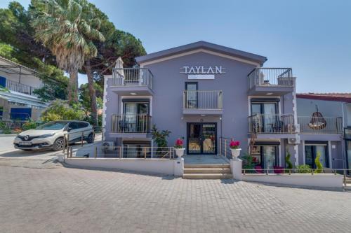 Kadnlar Denizi Mahallesi Apartment | Taylan Apartments