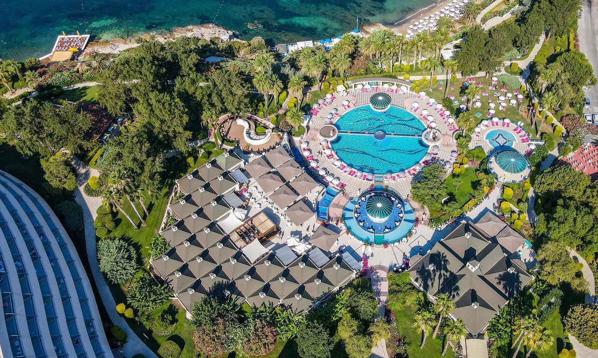 Kadnlar Denizi Mahallesi Hotel | The Grand Blue Sky International