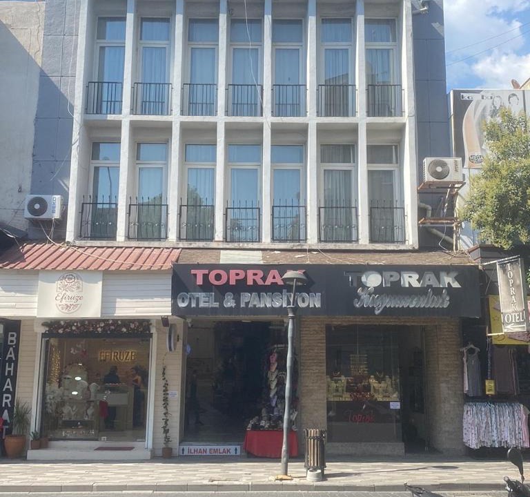 Akhisar Hotel | Toprak otel pansiyon