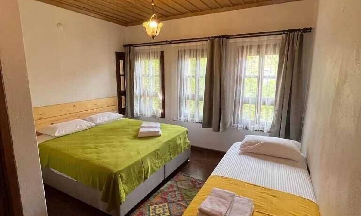 Zeytinbagi Hostel | Trilye Taşev
