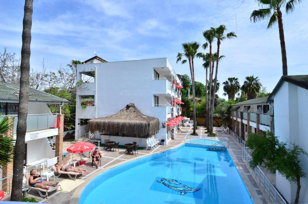 Side Hotel | Tropic Beach Club