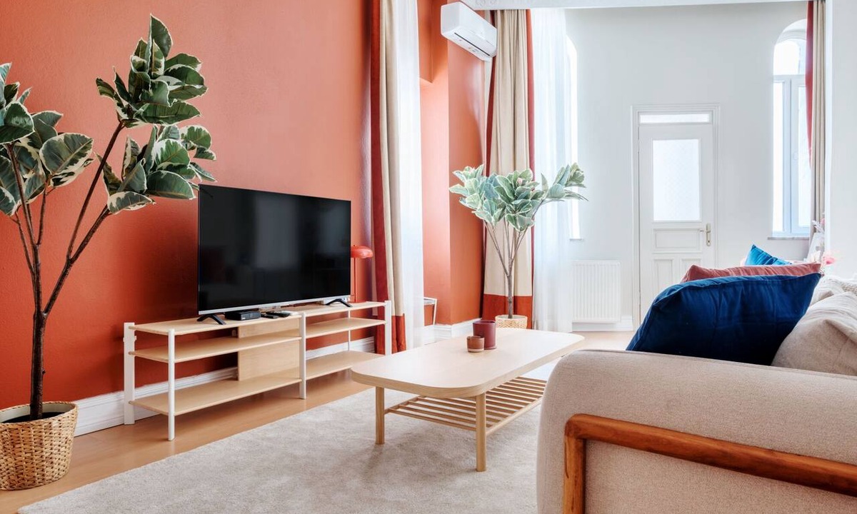 Galata Apartment | Vibrant Istanbul Retreat with Balcony