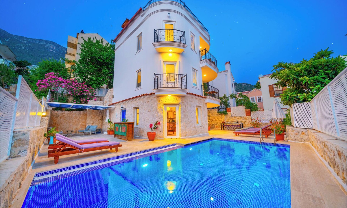 Kalkan Villa | Villa Kulla a 4 bed villa in an enviable position close to the Old Town.