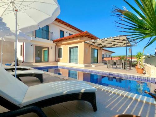 Kas Villa | Villa Thor doğa manzaralı 8 kişilik