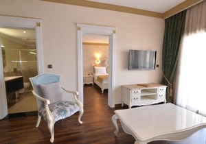 Azka Hotel