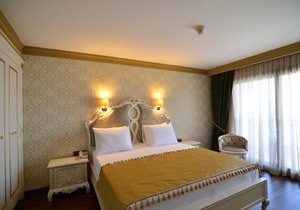 Azka Hotel