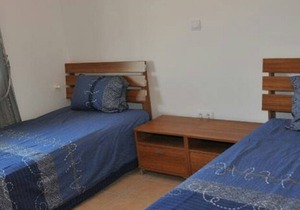 Beautiful Bright 3 Bed Home In Popular Sought After Private Gated Community.