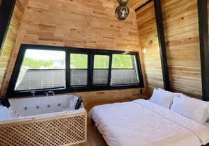 Bungalow with Pool, Jacuzzi in Bedroom in Sapanca