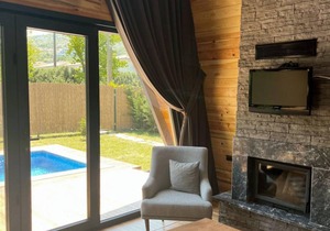 Bungalow with Pool, Jacuzzi in Bedroom in Sapanca