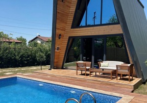 Bungalow with Pool, Jacuzzi in Bedroom in Sapanca
