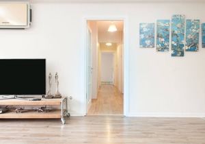 Central and Vibrant Flat with Balcony in Besiktas