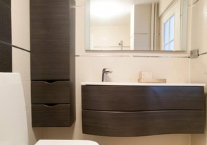 Central and Vibrant Flat with Balcony in Besiktas