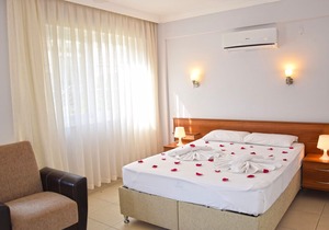 Centrally located 3 bedroom 3 bathroom apartment with FREE WIFI