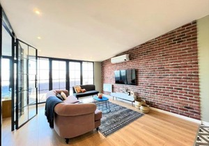 Charming, Designer Apartment with Private Rooftop Terrace, Bathtub, and Sea View in Taksim