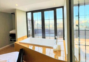 Charming, Designer Apartment with Private Rooftop Terrace, Bathtub, and Sea View in Taksim