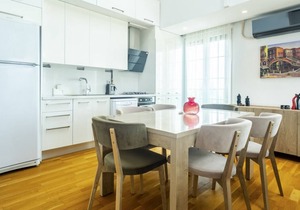 Chic Flat near Public Transportation in Goztepe