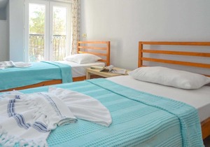 Modern 4 bed villa close to local amenities