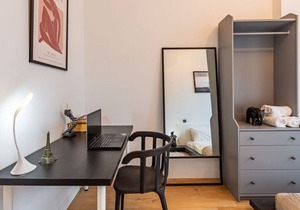 Modern Flat with a Charming City View in Kadikoy