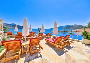 Pier House Hotel