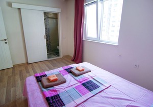 Separate kitchen, 2 Bedroom, 140 mt2. Mountain view.