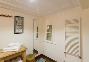 Spacious 2BR-2BA Historic Triplex in Taksim