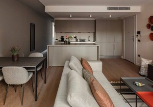 This apartment is a 2 bedroom(s), 2 bathrooms, located in Beyoğlu, İstanbul.