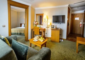 Usta Park Hotel