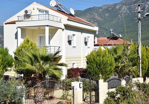 Villa Olive (4 Bedroom Triplex Villa, Sleeps up to 8 Guests)