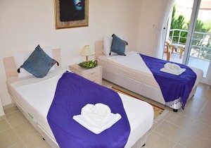 Villa Olive (4 Bedroom Triplex Villa, Sleeps up to 8 Guests)