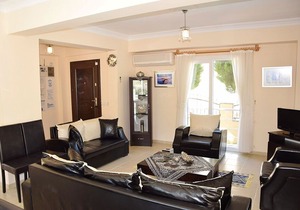 Villa Olive (4 Bedroom Triplex Villa, Sleeps up to 8 Guests)