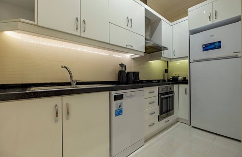 Taksim Apartment | 3-bedroom apartment with 2 bathrooms in enchanting Istanbul with AC, WiFi