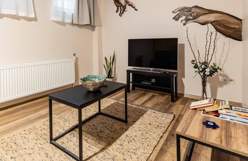 Cihangir Apartment | Apartment with Backyard in the Heart of Cihangir
