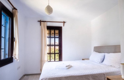 Yalikavak Villa | Astonishing Villa with Pool near Tilkicik Bay
