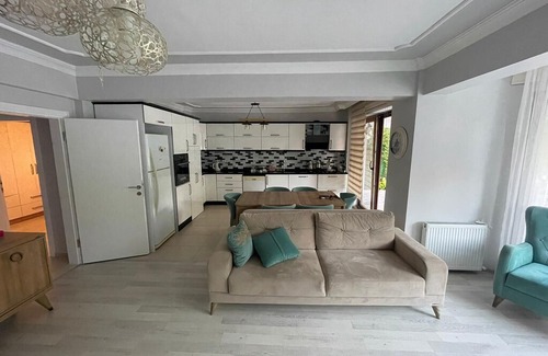 Yanik Villa | Astonishing Villa with Private Pool and Jacuzzi Surrounded by Nature in Sapanca