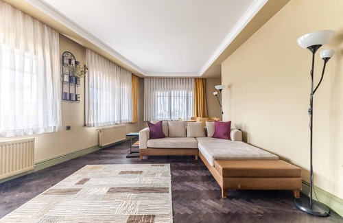 Uskudar Apartment | Chic Flat w Balcony BBQ 10 min to Emaar in Uskudar