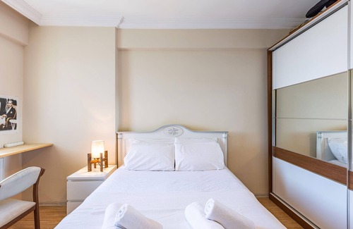 Pendik Apartment | Flat with Shared Pool near Sabiha Gokcen Airport