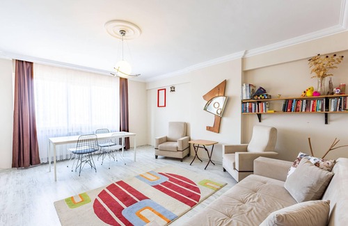 Pendik Apartment | Flat with Shared Pool near Sabiha Gokcen Airport