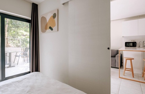 Tophane Apartment | Serene Flat with Backyard 8 min to Galataport