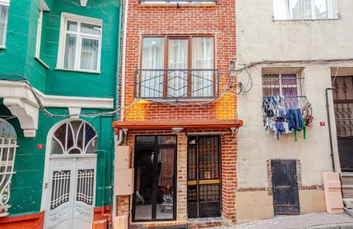 Balat Apartment | Studios & Balat