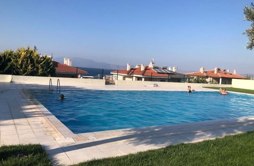 Cesme Apartment | ÇEŞME MERKEZDE BAHÇELİ DENİZE YÜRÜME MESAFESİNDE DAİRE